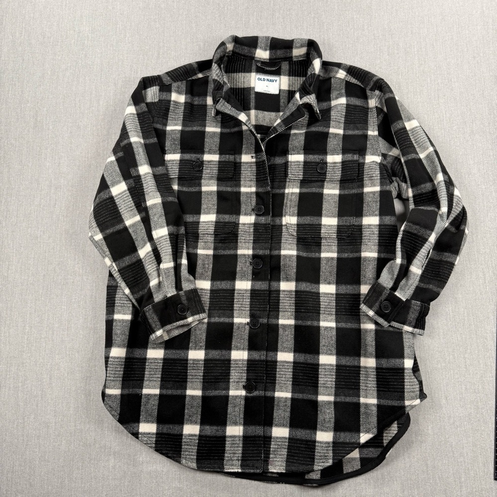 Old Navy Black and White Plaid Flannel Shirt‎ Jacket